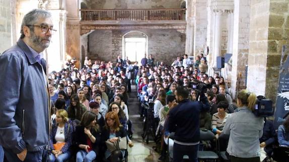 Muñoz Molina en San Lorenzo justo antes de comenzar.