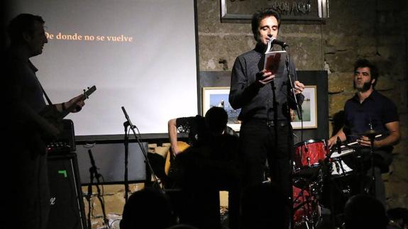 La cruda realidad en la poesía de Javier Gallego