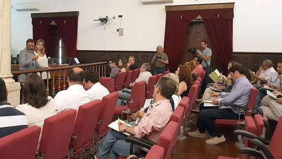 Reunión de Valdivielso con representantes de municipios del entorno.