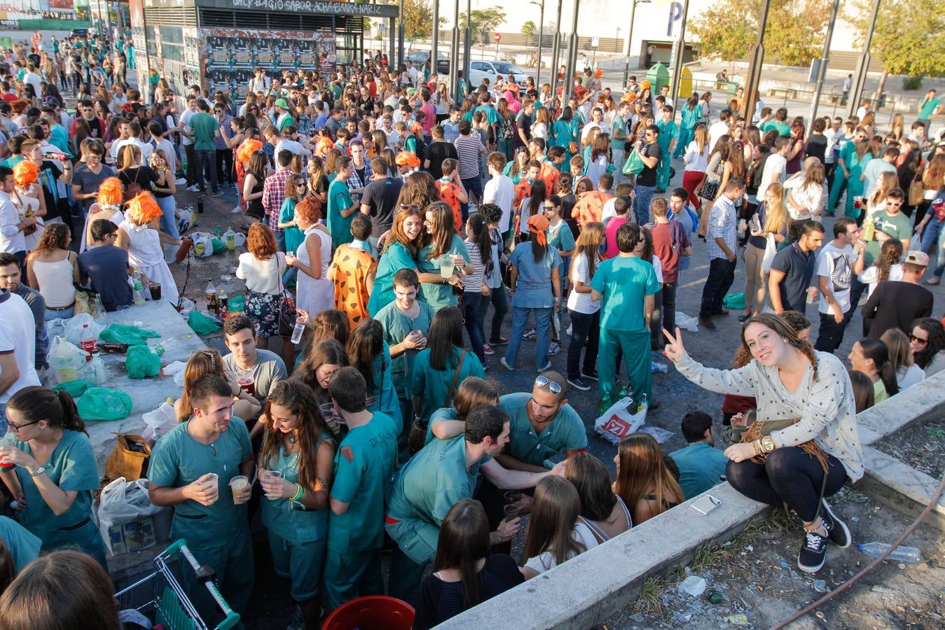 Medicina celebra San Lucas con novatadas