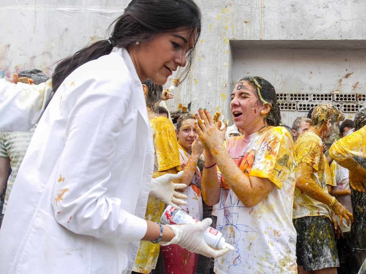 Medicina celebra San Lucas con novatadas