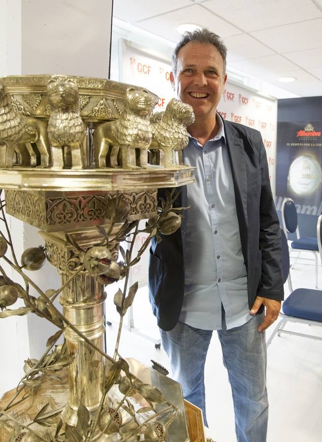 Caparrós quiere un equipo &quot;ambicioso y comprometido&quot;