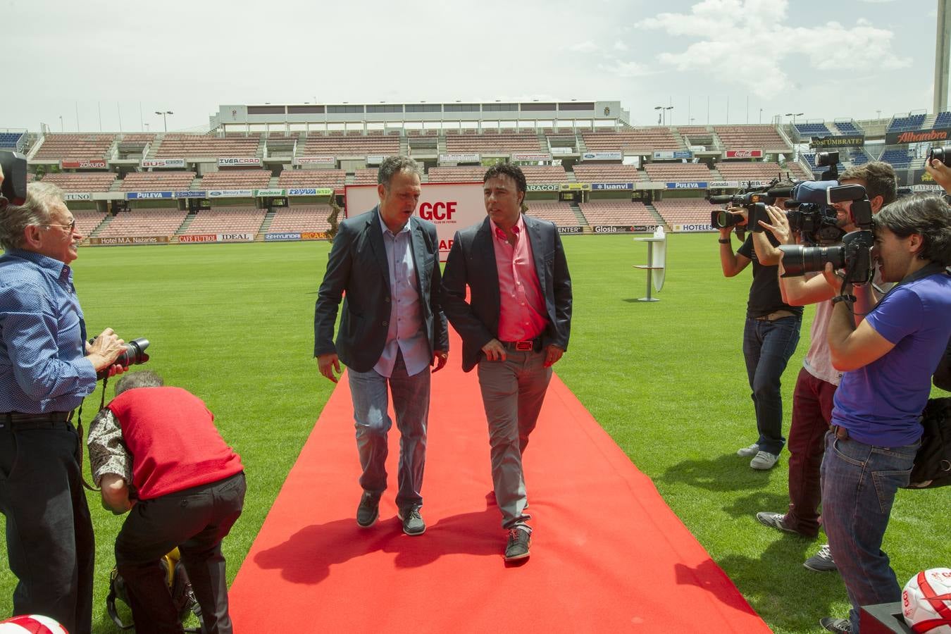 Caparrós quiere un equipo &quot;ambicioso y comprometido&quot;