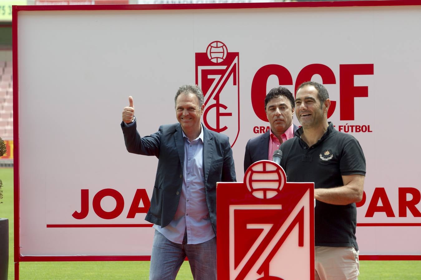 Caparrós quiere un equipo &quot;ambicioso y comprometido&quot;