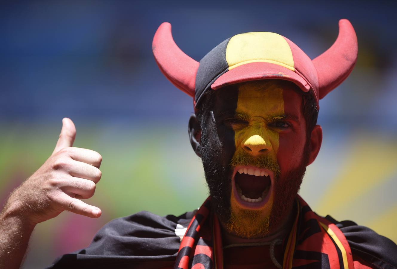 Seguidor belgas antes del partido de fútbol de cuartos de final entre Argentina y Bélgica en el Estadio Nacional Mane Garrincha, en Brasilia, durante la Copa Mundial de la FIFA 2014, el 5 de julio de 2014.