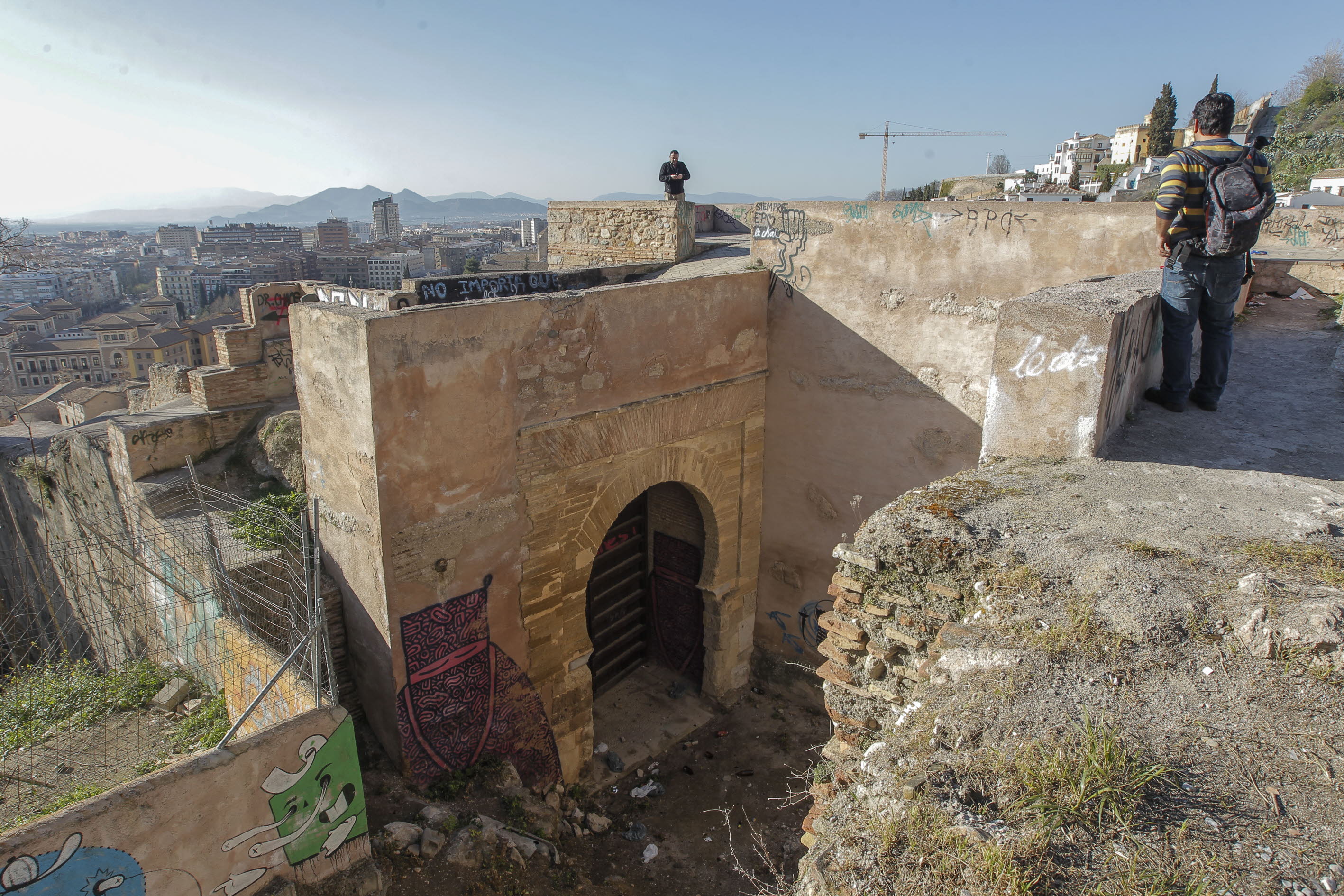 Puerta Monaita: Dejada de la mano de dios y de alá
