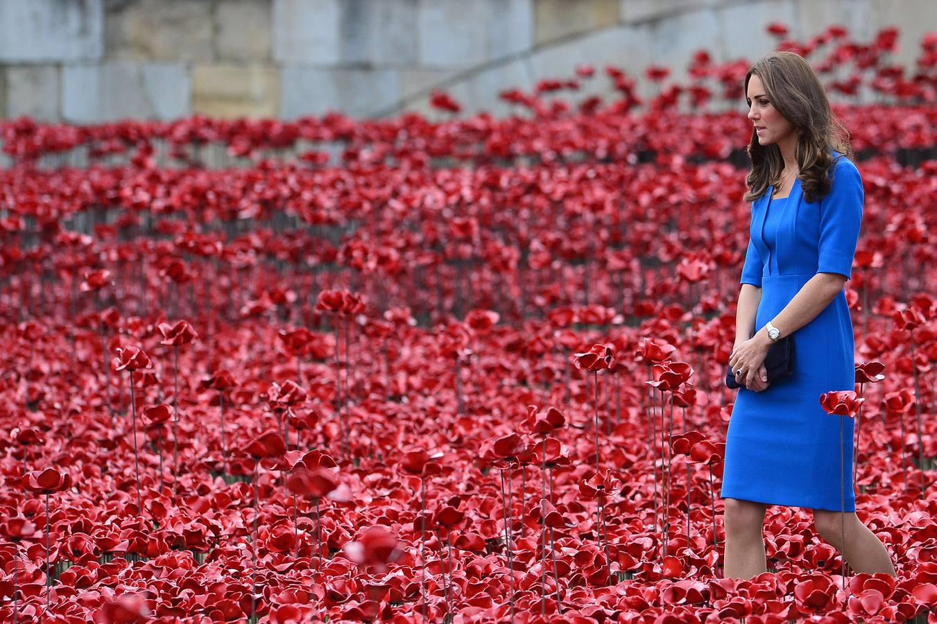 Catalina de Inglaterra, duquesa de Cambridge, durante una visita a la Torre de 'Tierras de sangre Swept y mares de Red'.