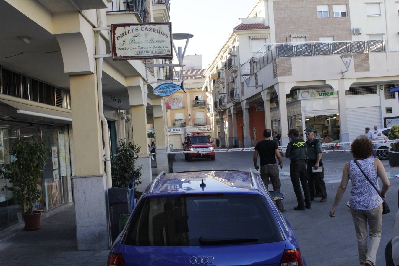 Una explosión de gas destroza una cafetería en el centro de Maracena