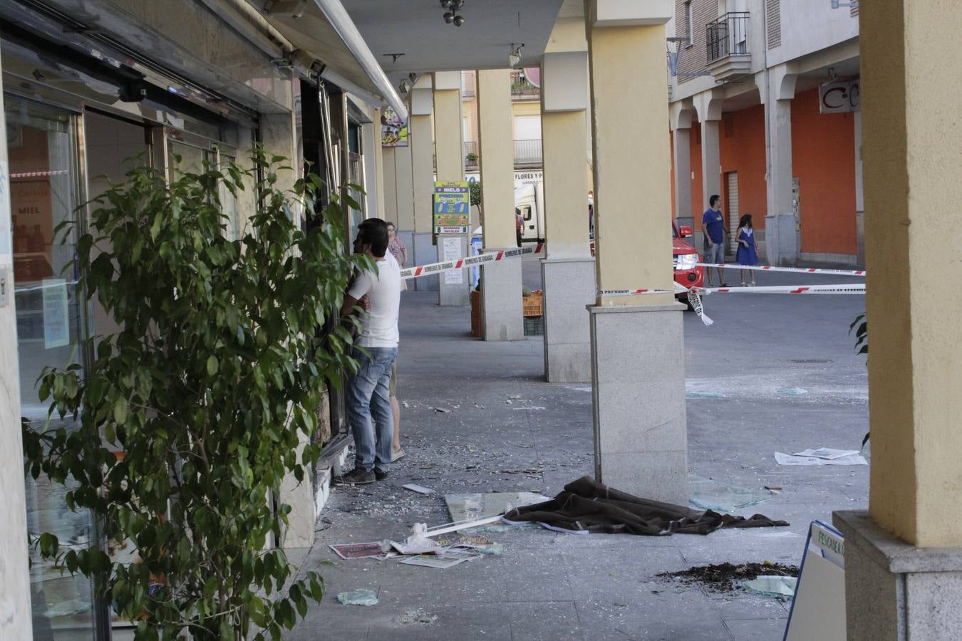 Una explosión de gas destroza una cafetería en el centro de Maracena