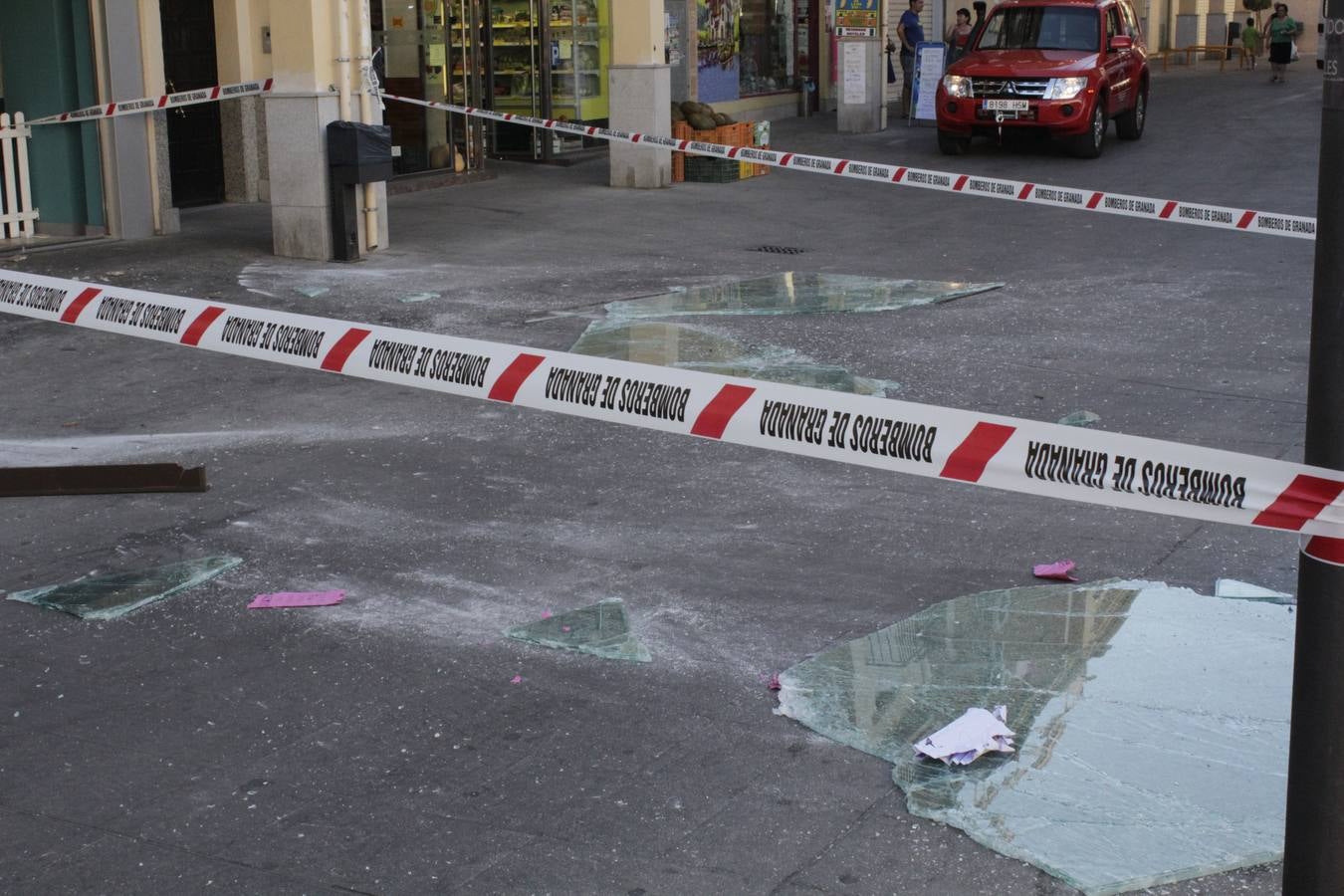 Una explosión de gas destroza una cafetería en el centro de Maracena