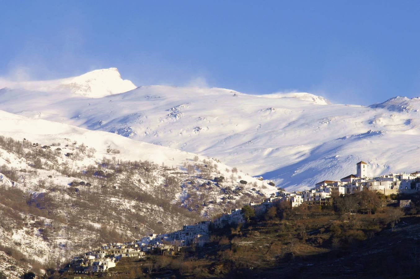 La Alpujarra cubierta de nieve