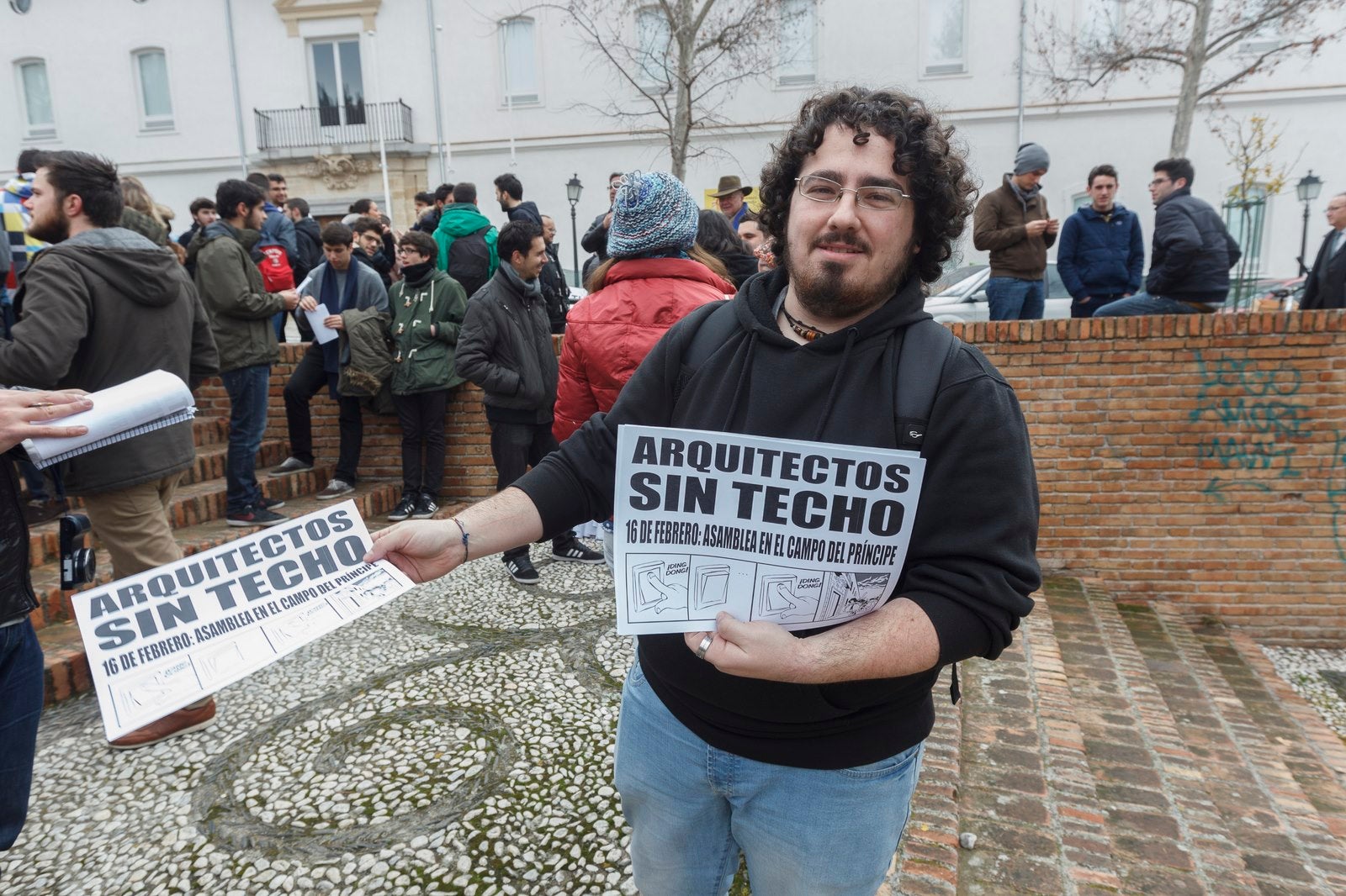 Estudiantes de Arquitectura piden en la calle la mudanza al Realejo