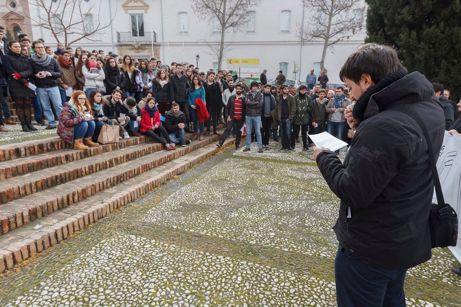 Estudiantes de Arquitectura piden en la calle la mudanza al Realejo