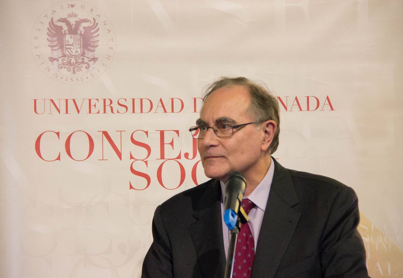 «La universidad morirá por la falta de incorporación de investigadores»