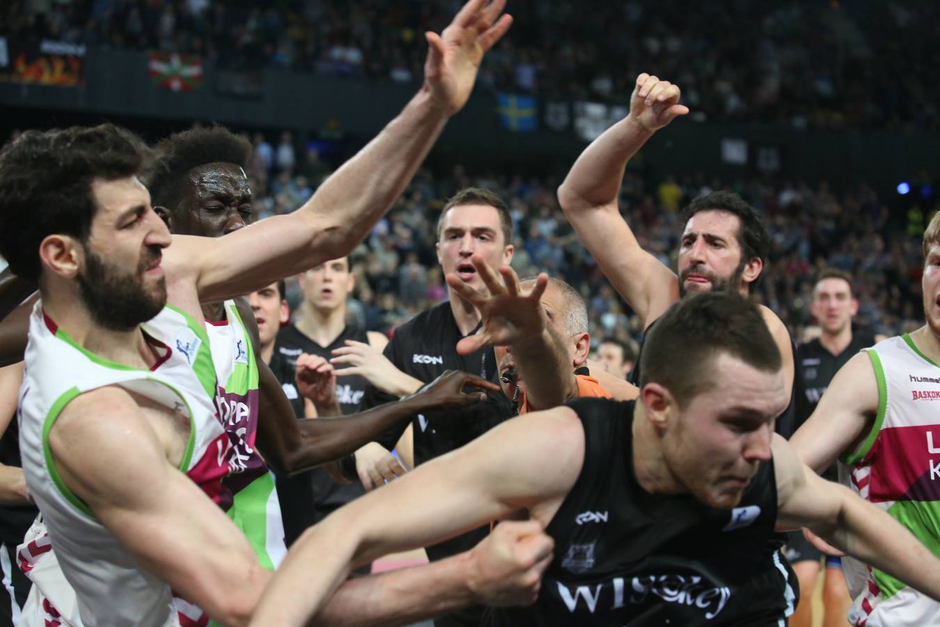 Increíble tangana en el Bilbao basket-Laboral Kutxa