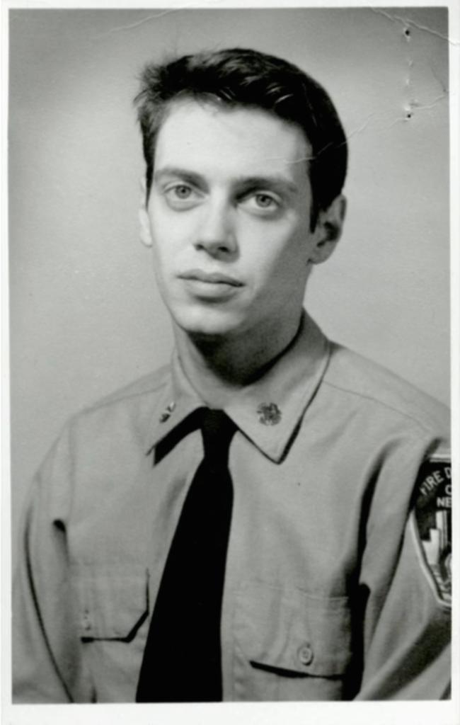 Steve Buscemi durante su estancia en Nueva York como bombero (1976). 