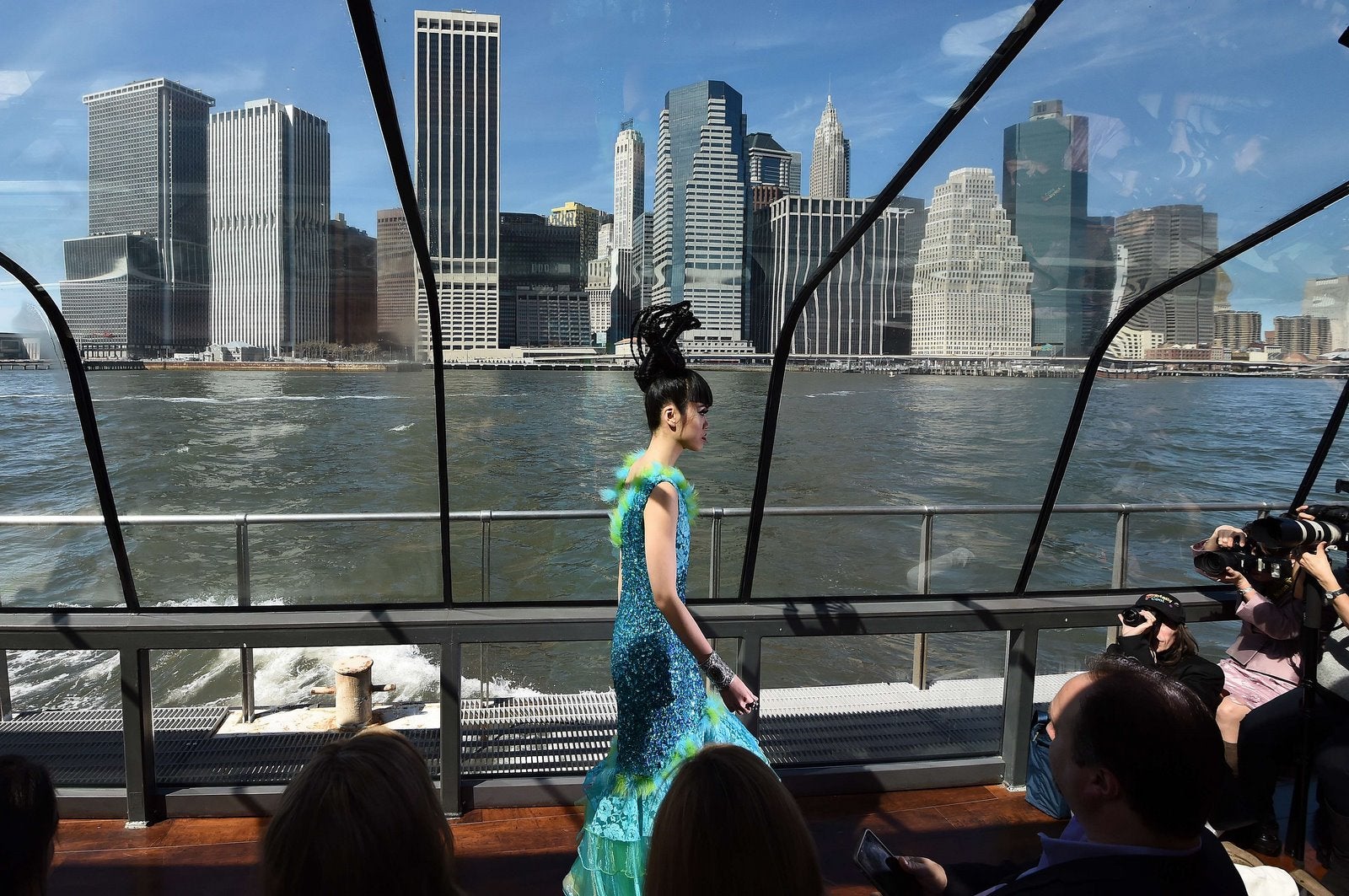Jessica Minh Anh, una empresaria y modelo durante un desfile de moda en un crucero por el río Hudson en Nueva York.