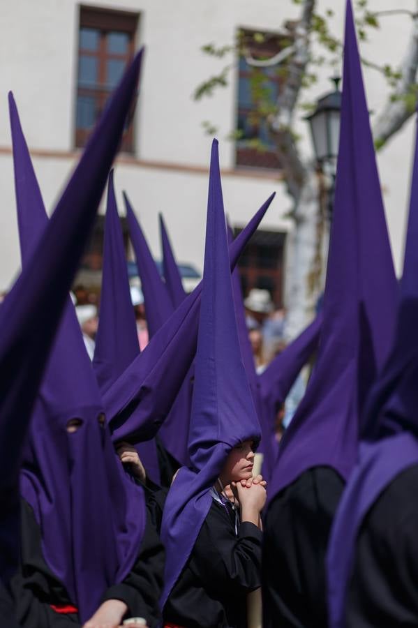 Miles de personas rezan por las tres gracias del Cristo de Favores de Granada