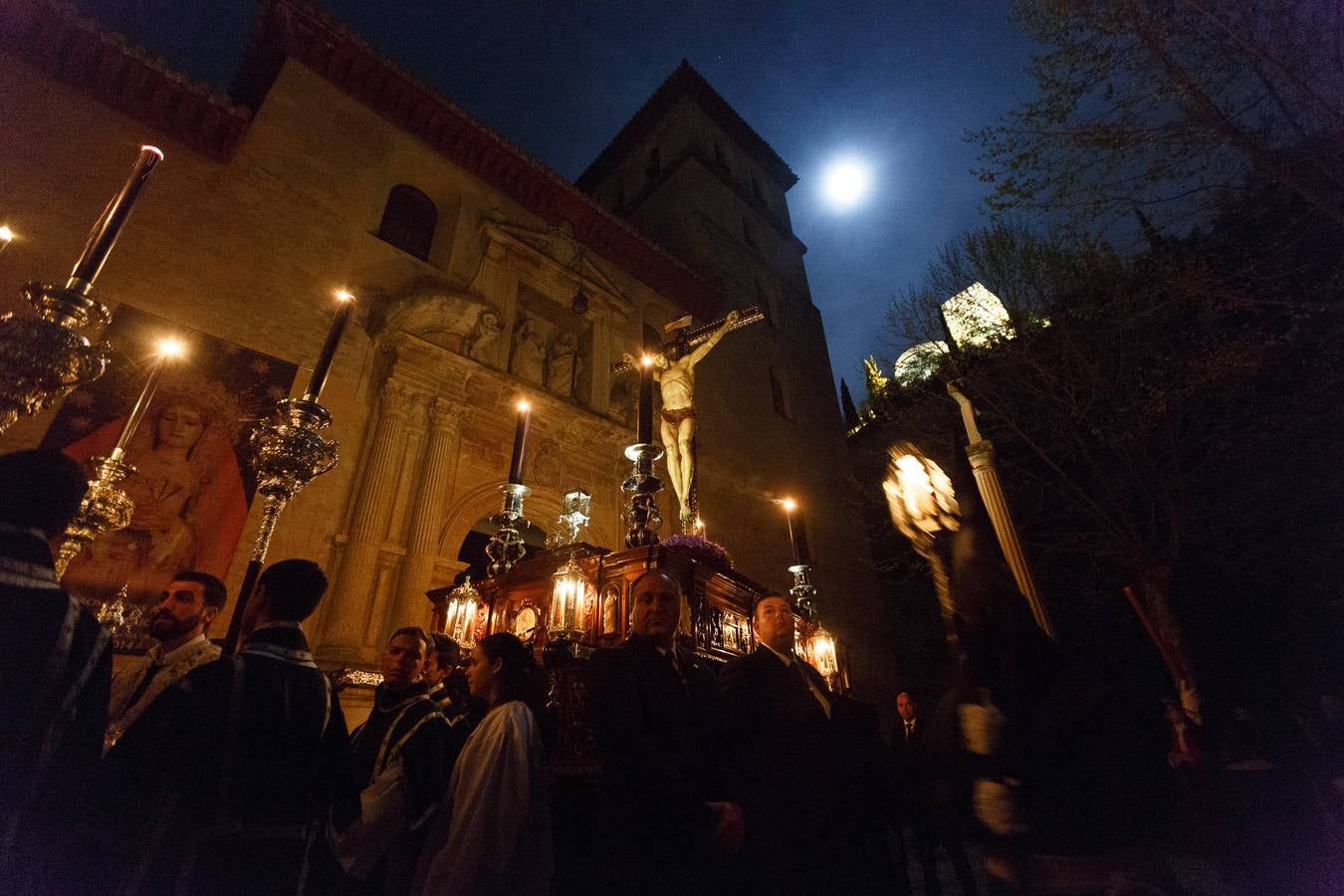 Silencio, madrugada para Granada