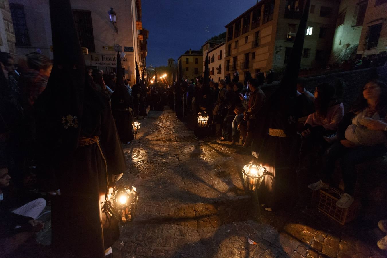 Silencio, madrugada para Granada