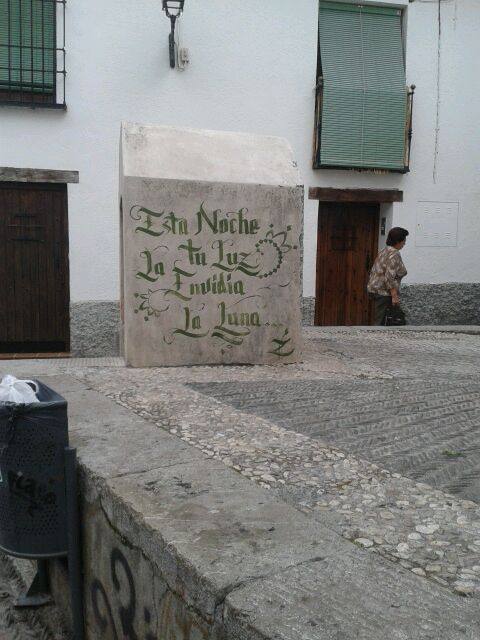 Nuevos grafitis en el Arco de las Pesas y Plaza Larga