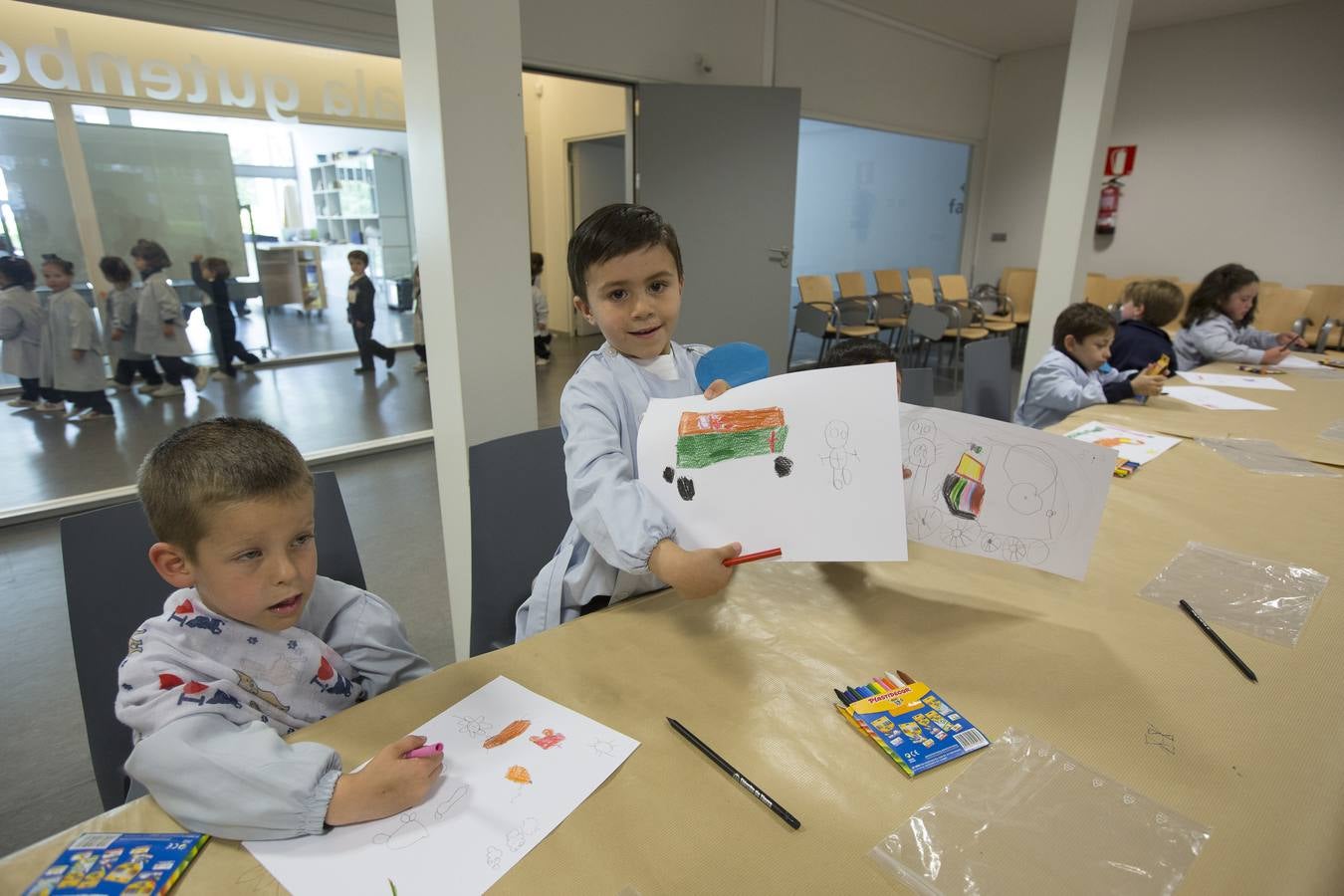 Pintura y dibujo infantil sobre Sanidad Militar
