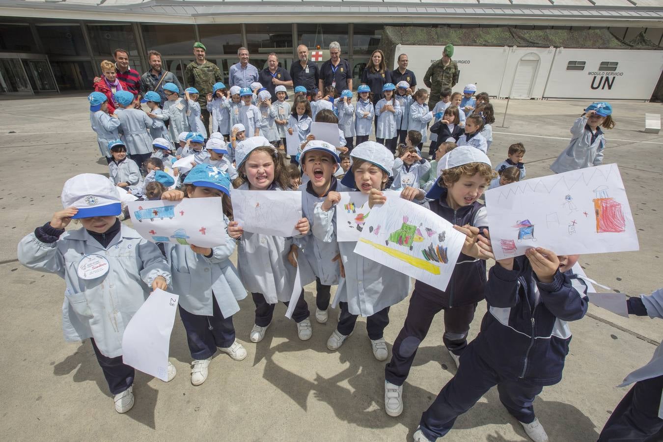 Pintura y dibujo infantil sobre Sanidad Militar