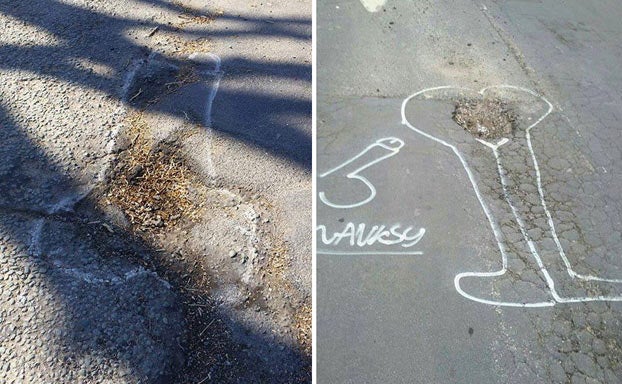Un artista anónimo pinta penes en los baches para que sean arreglados y lo consigue