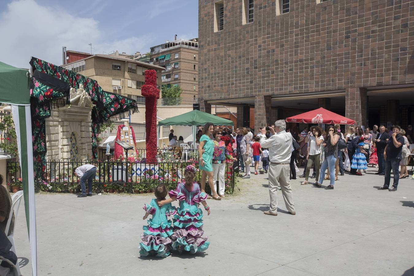 Calor y color en el Día de la Cruz