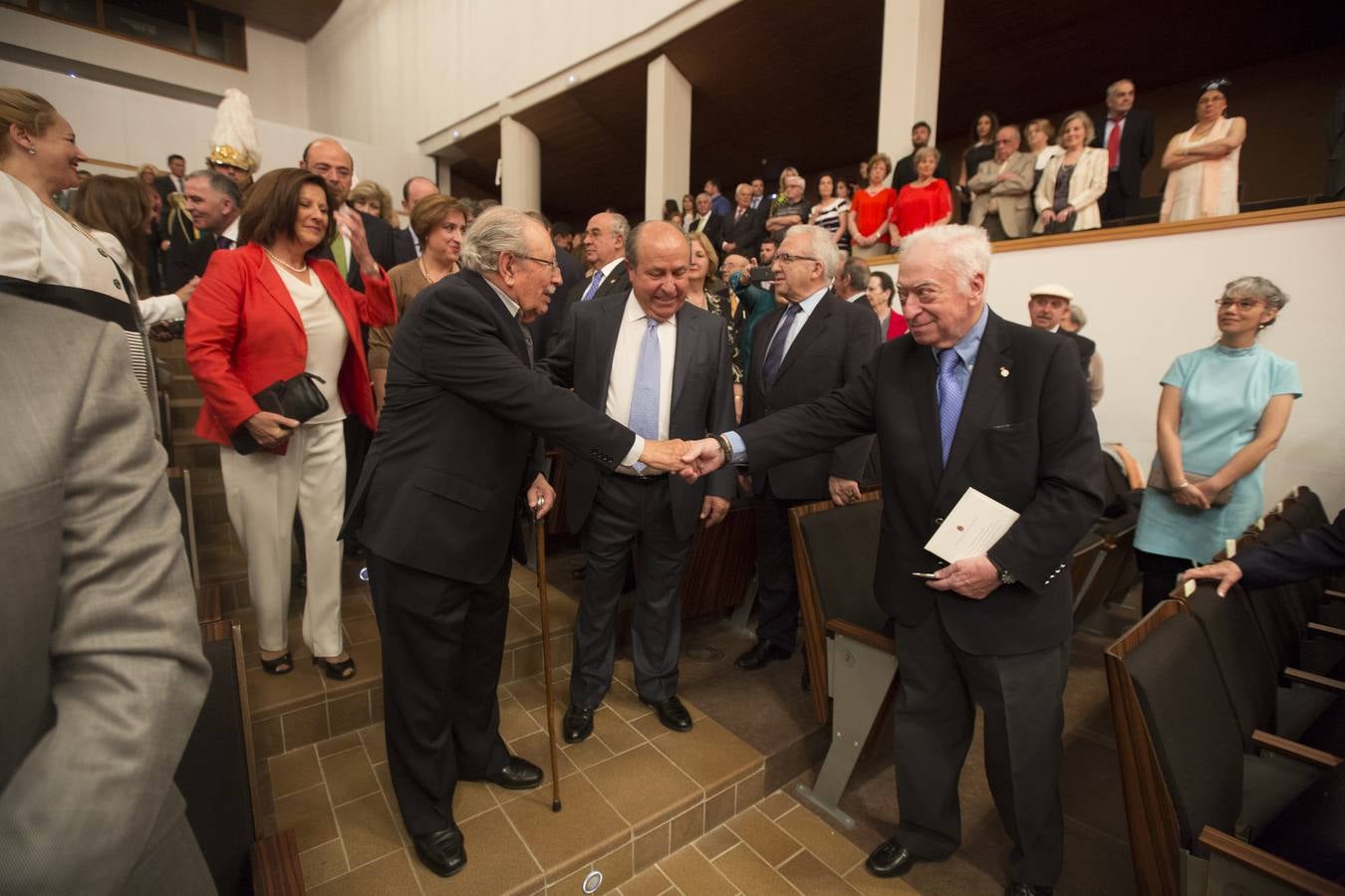 Guillén reivindica el &quot;tono elegíaco&quot; de la poesía, que se alimenta del &quot;tiempo&quot;