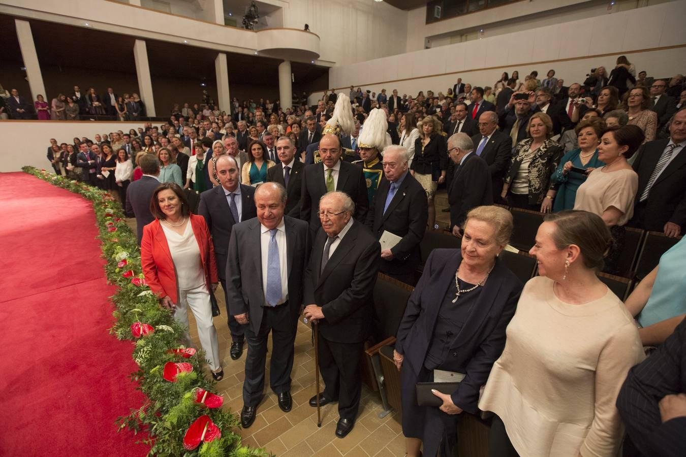 Guillén reivindica el &quot;tono elegíaco&quot; de la poesía, que se alimenta del &quot;tiempo&quot;