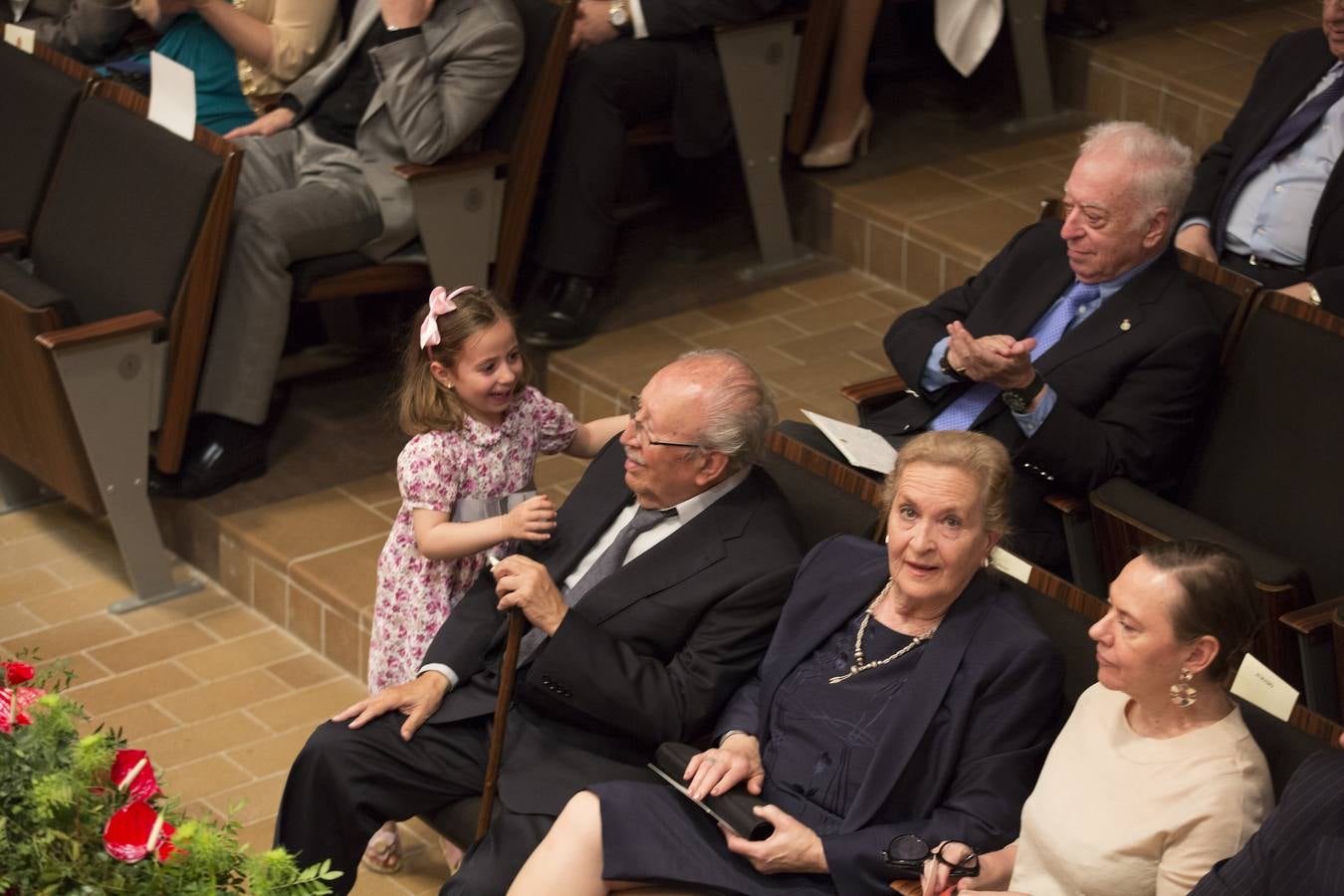 Guillén reivindica el &quot;tono elegíaco&quot; de la poesía, que se alimenta del &quot;tiempo&quot;