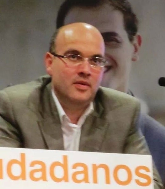 Raúl Fernández (C´s). Edad: Nacido en: GranadaFormación: Abogado, Derecho de Familia y TraficoÚltimo cargo: ninguno