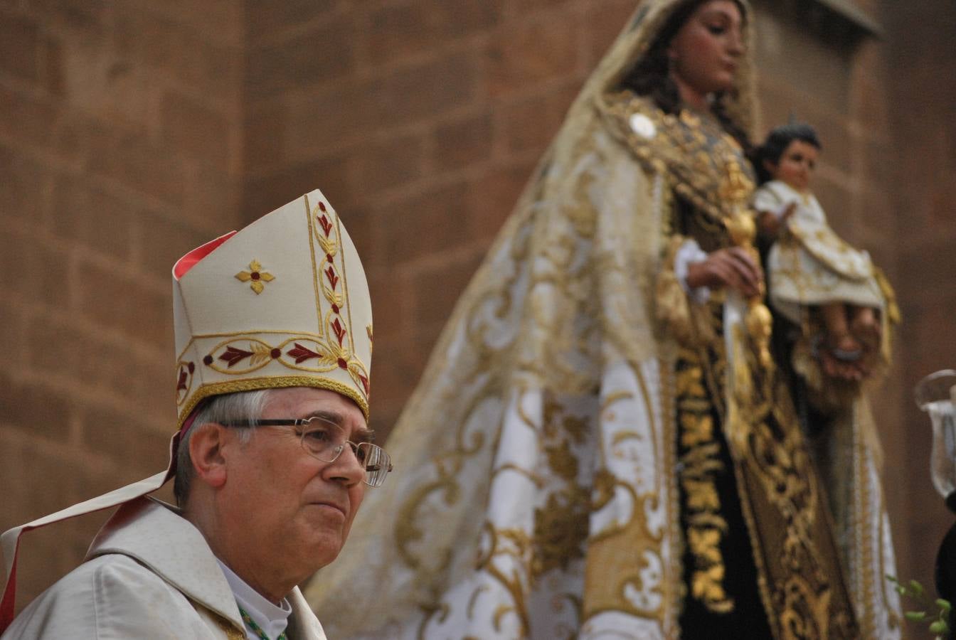 Derroche de solemnidad y fervor en la coronación de la Virgen del Carmen