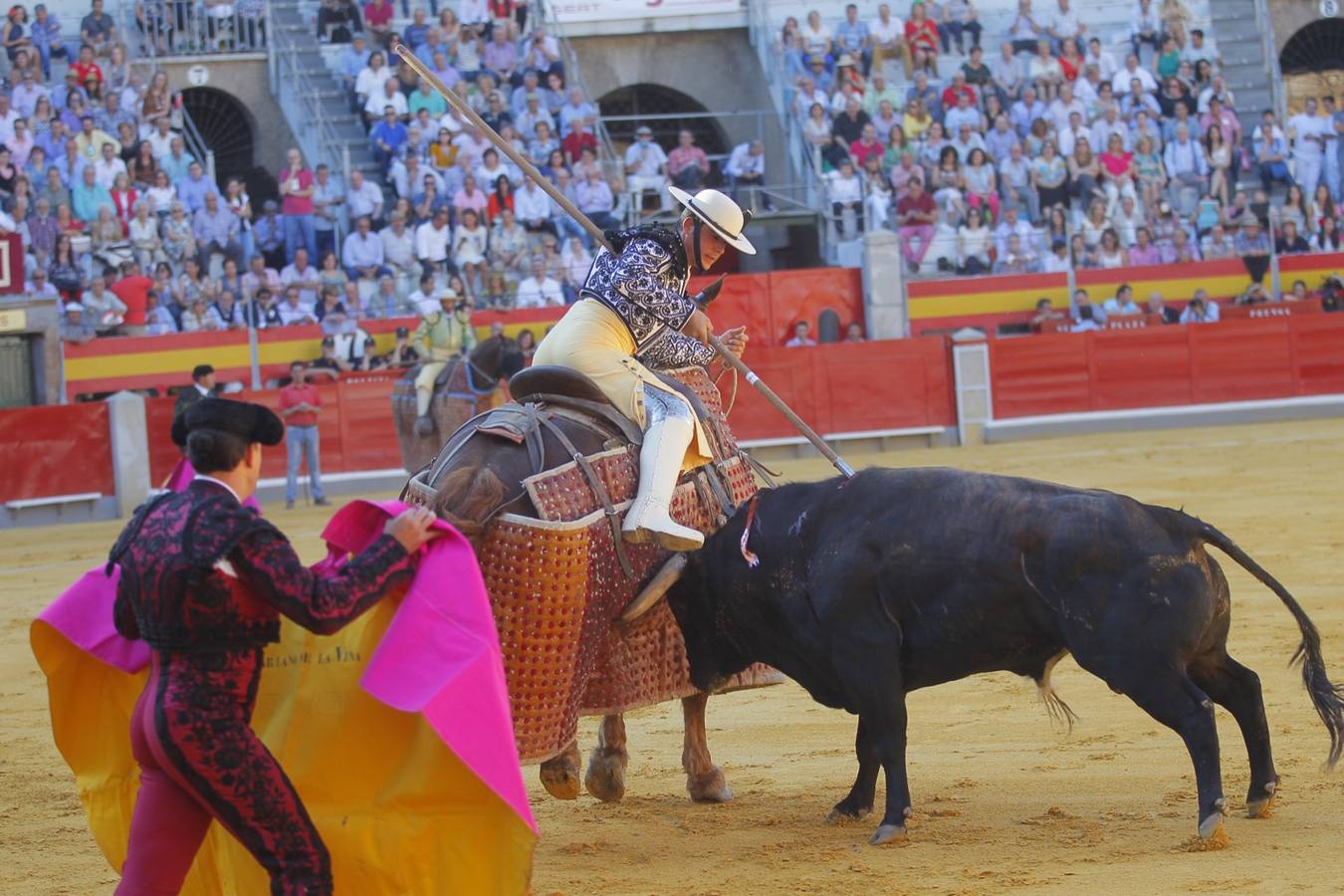 Cayetano, &#039;el Fandi&#039; y Ponce inauguran la feria taurina del Corpus