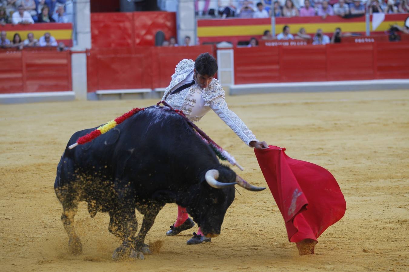 Cayetano, &#039;el Fandi&#039; y Ponce inauguran la feria taurina del Corpus