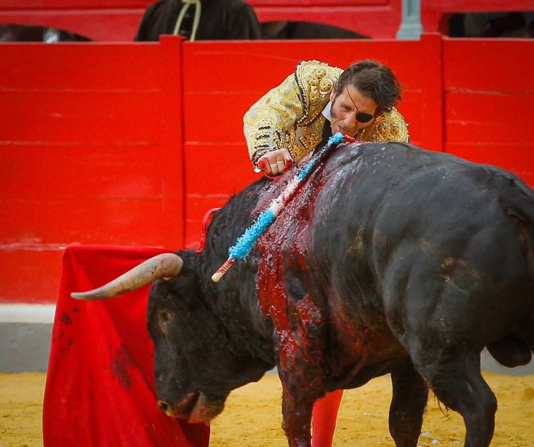 Padilla sale a hombros en la tercera del Corpus