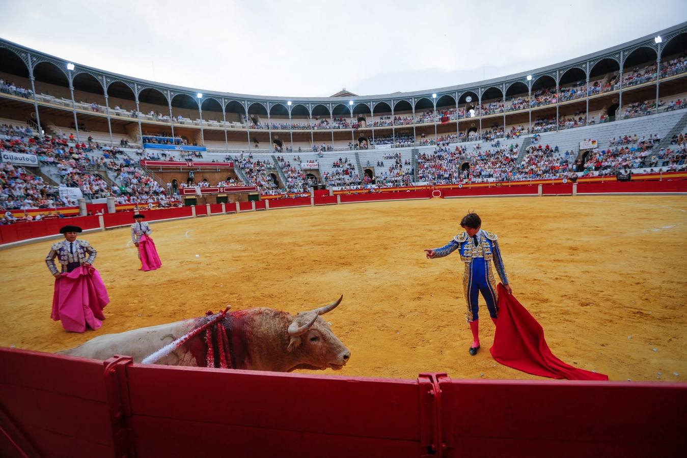 Padilla sale a hombros en la tercera del Corpus