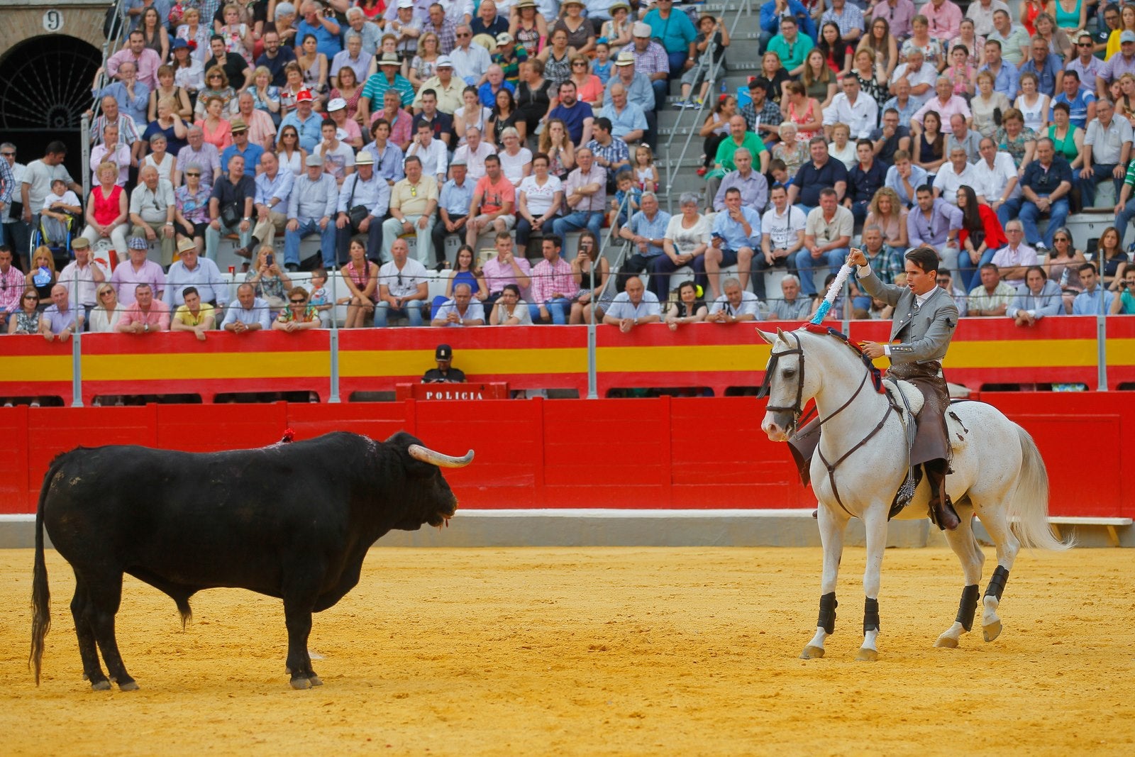 Hermoso de Mendoza pone el broche triunfal a la feria del Corpus de Granada