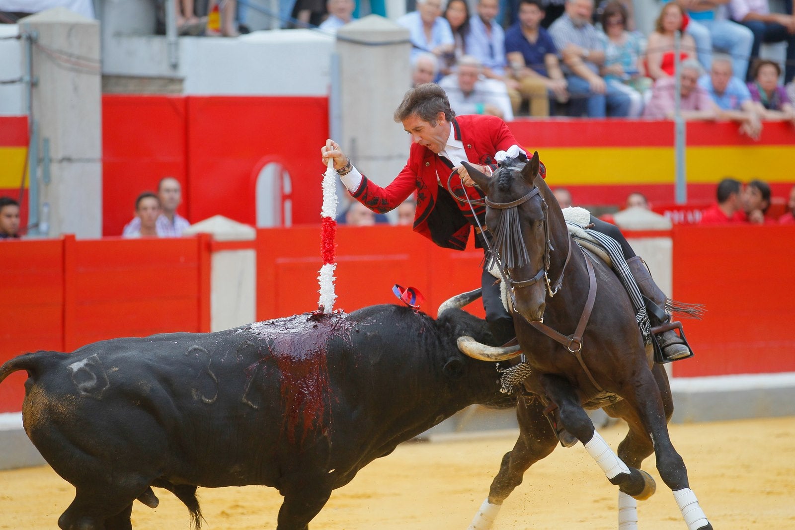 Hermoso de Mendoza pone el broche triunfal a la feria del Corpus de Granada