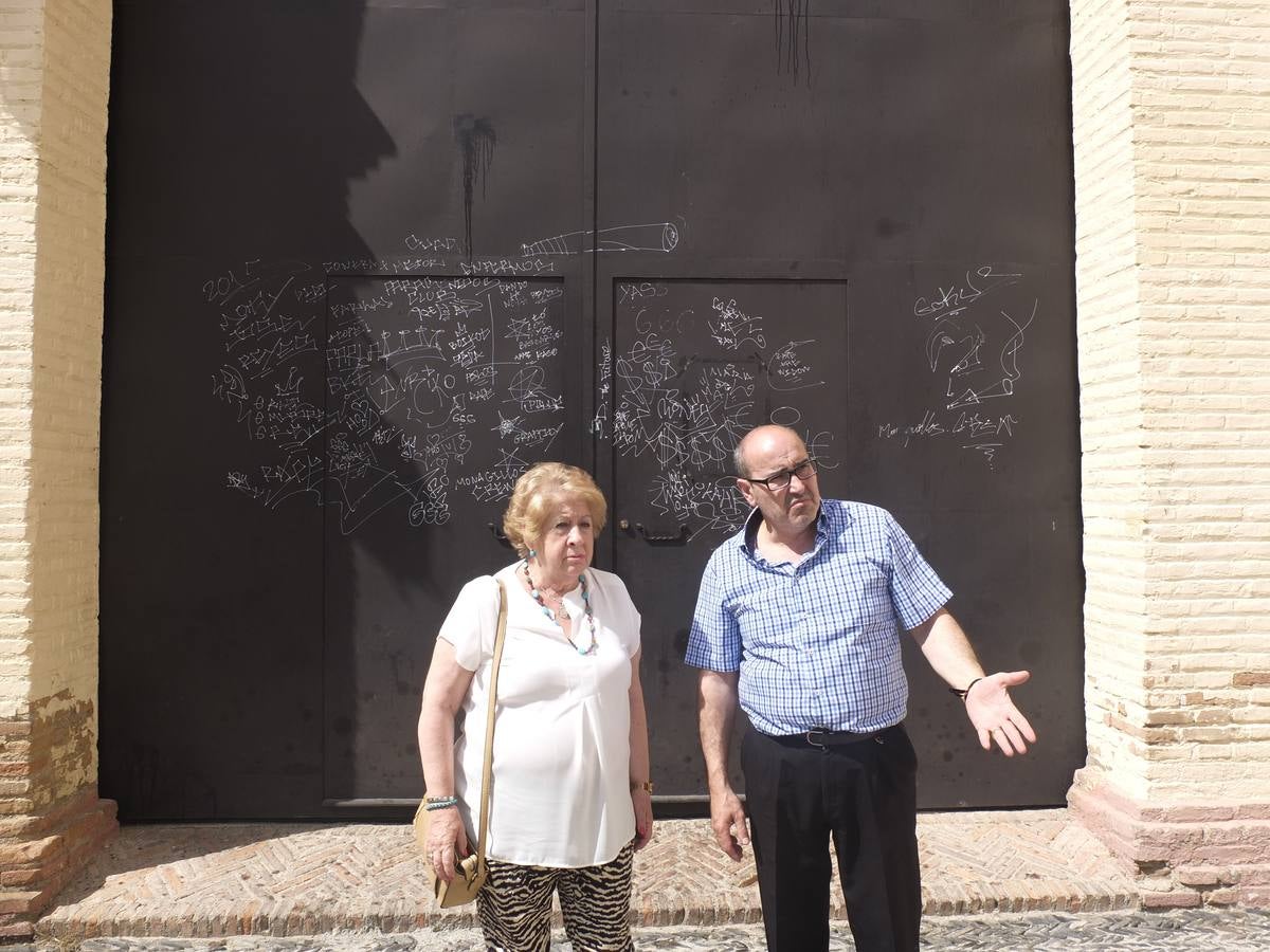 La Hermandad de los Favores denuncia unas pintadas blasfemas