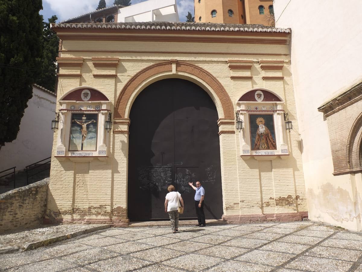 La Hermandad de los Favores denuncia unas pintadas blasfemas