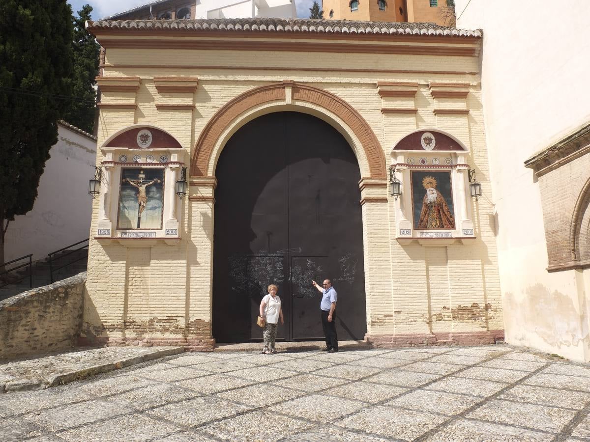 La Hermandad de los Favores denuncia unas pintadas blasfemas