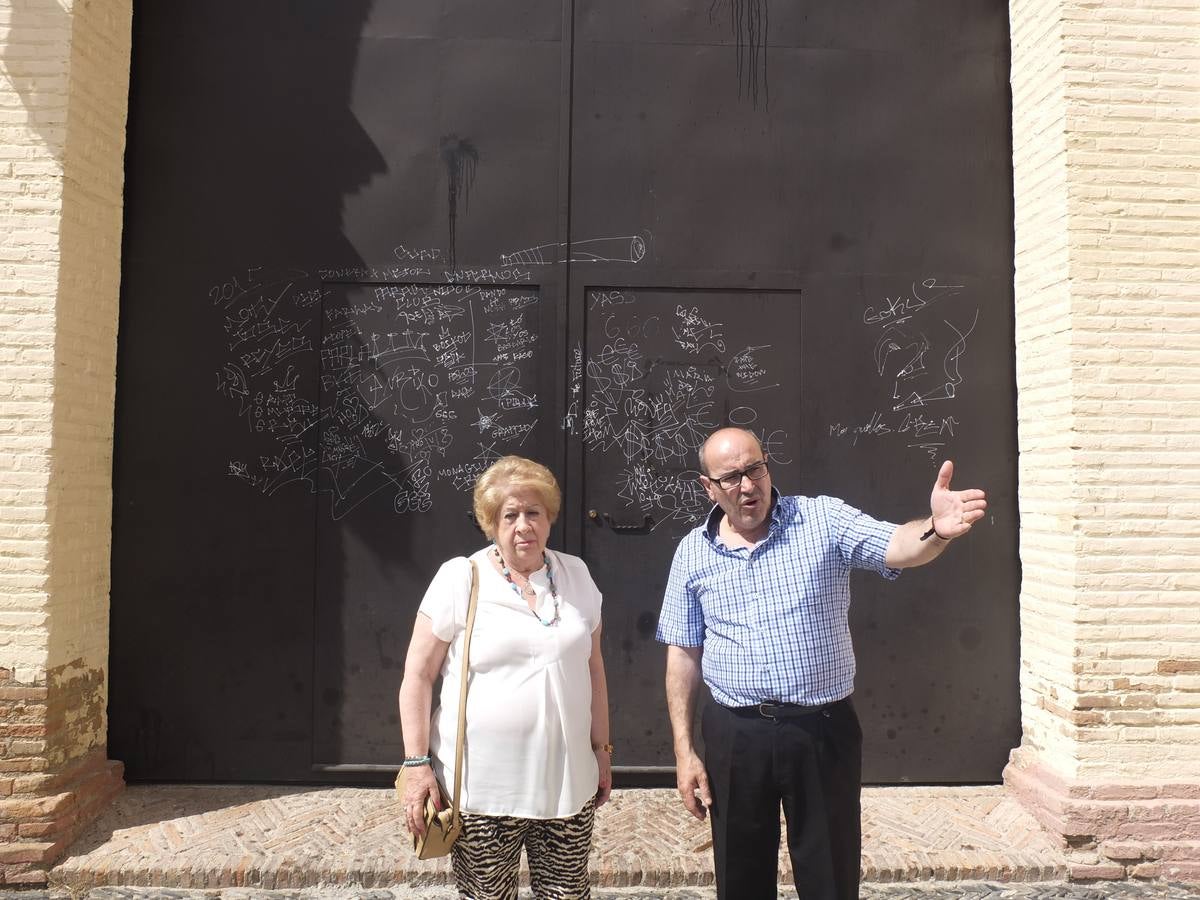 La Hermandad de los Favores denuncia unas pintadas blasfemas