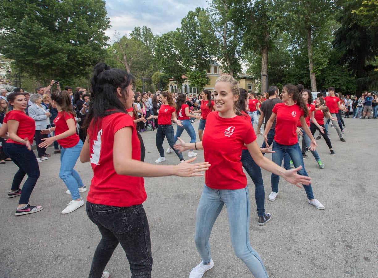 El FEX llena de música y color Granada
