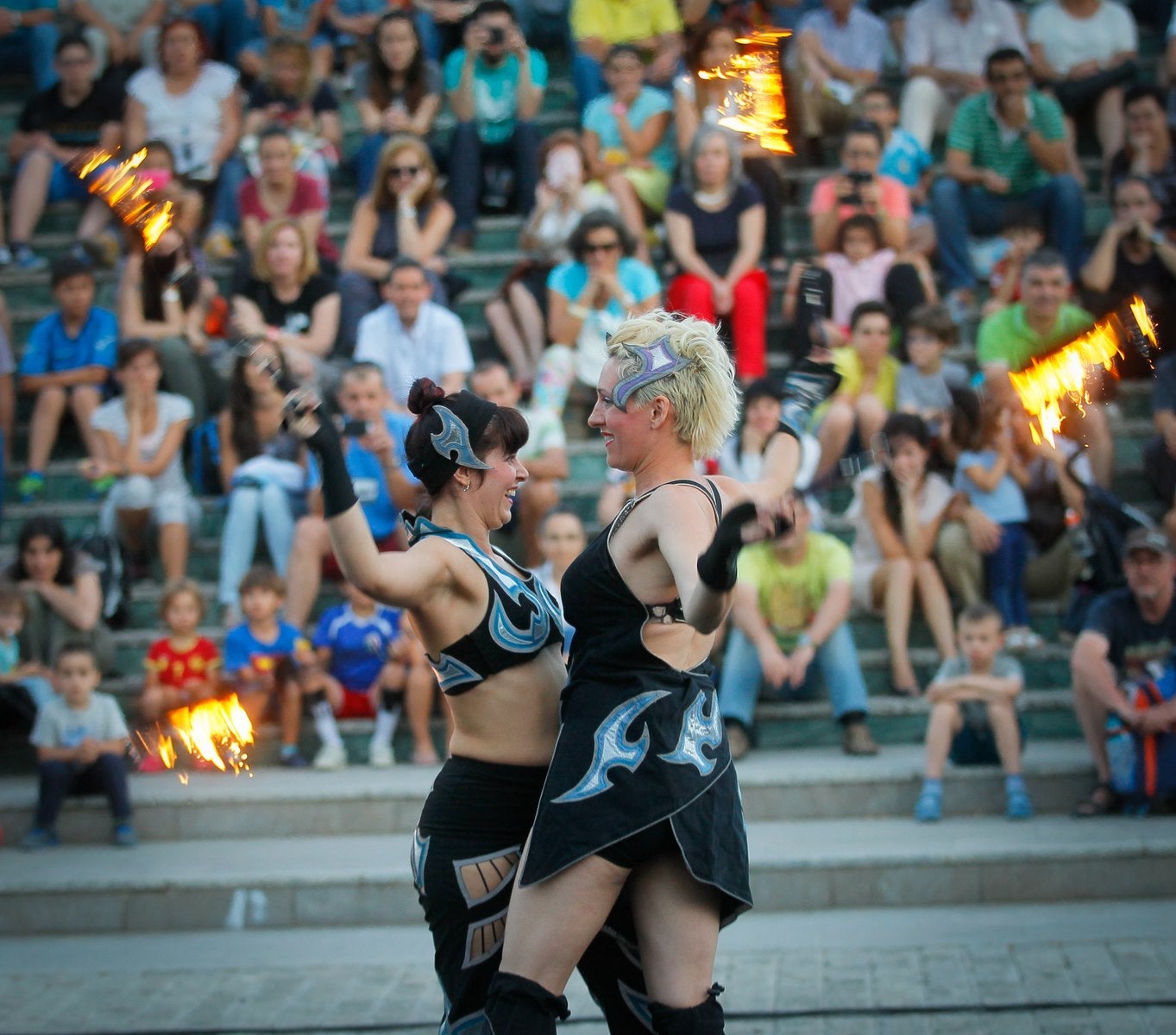 Espectáculo de fuego en el Festival de Extensión