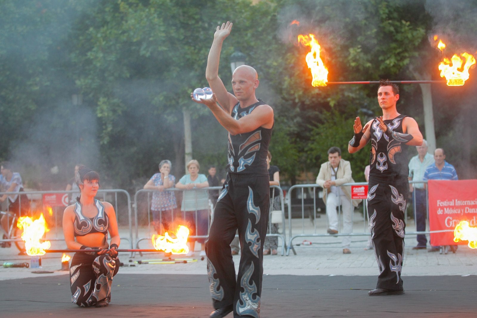 Espectáculo de fuego en el Festival de Extensión