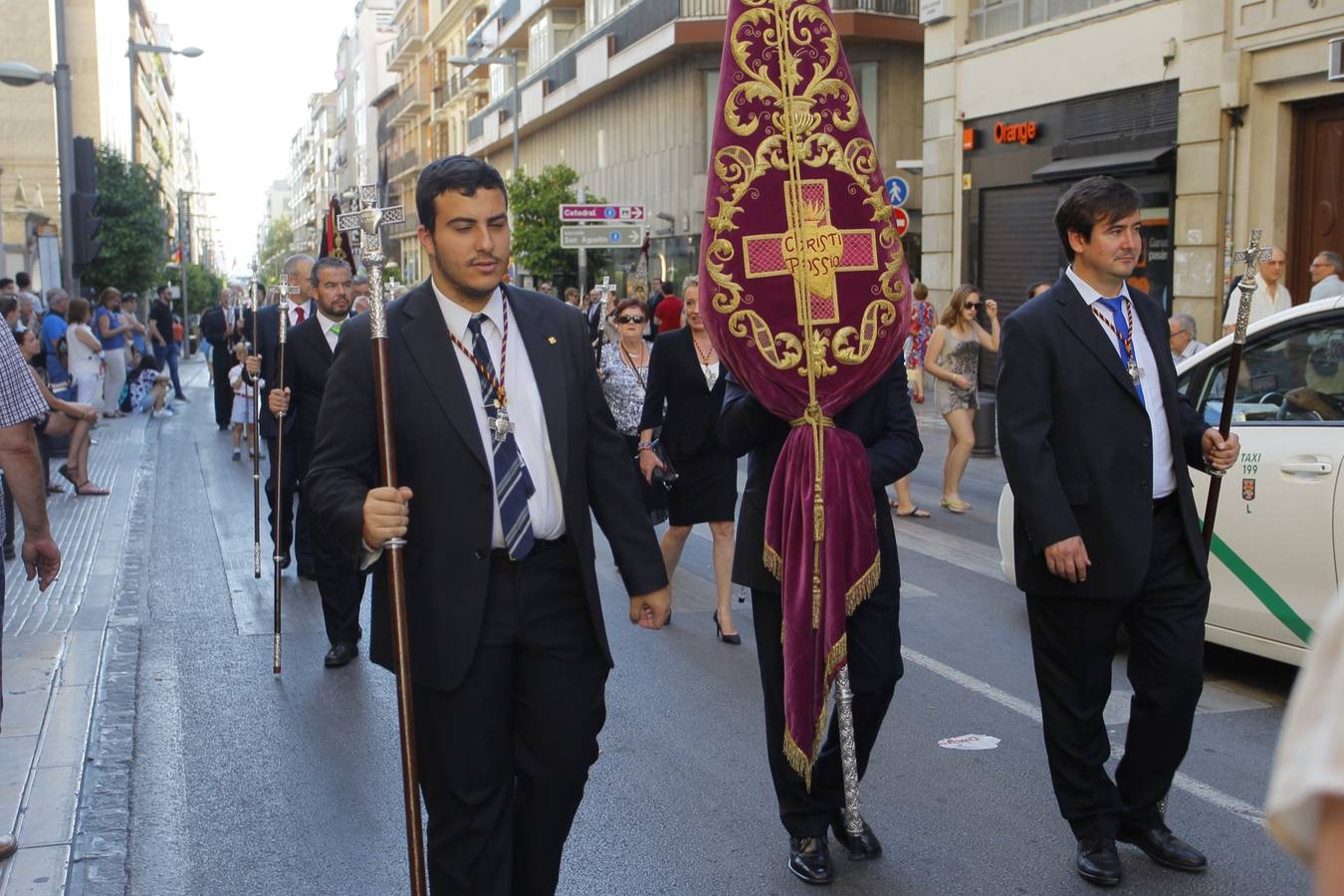 La Virgen del Rosario vuelve a &#039;su&#039; Carrera del Darro