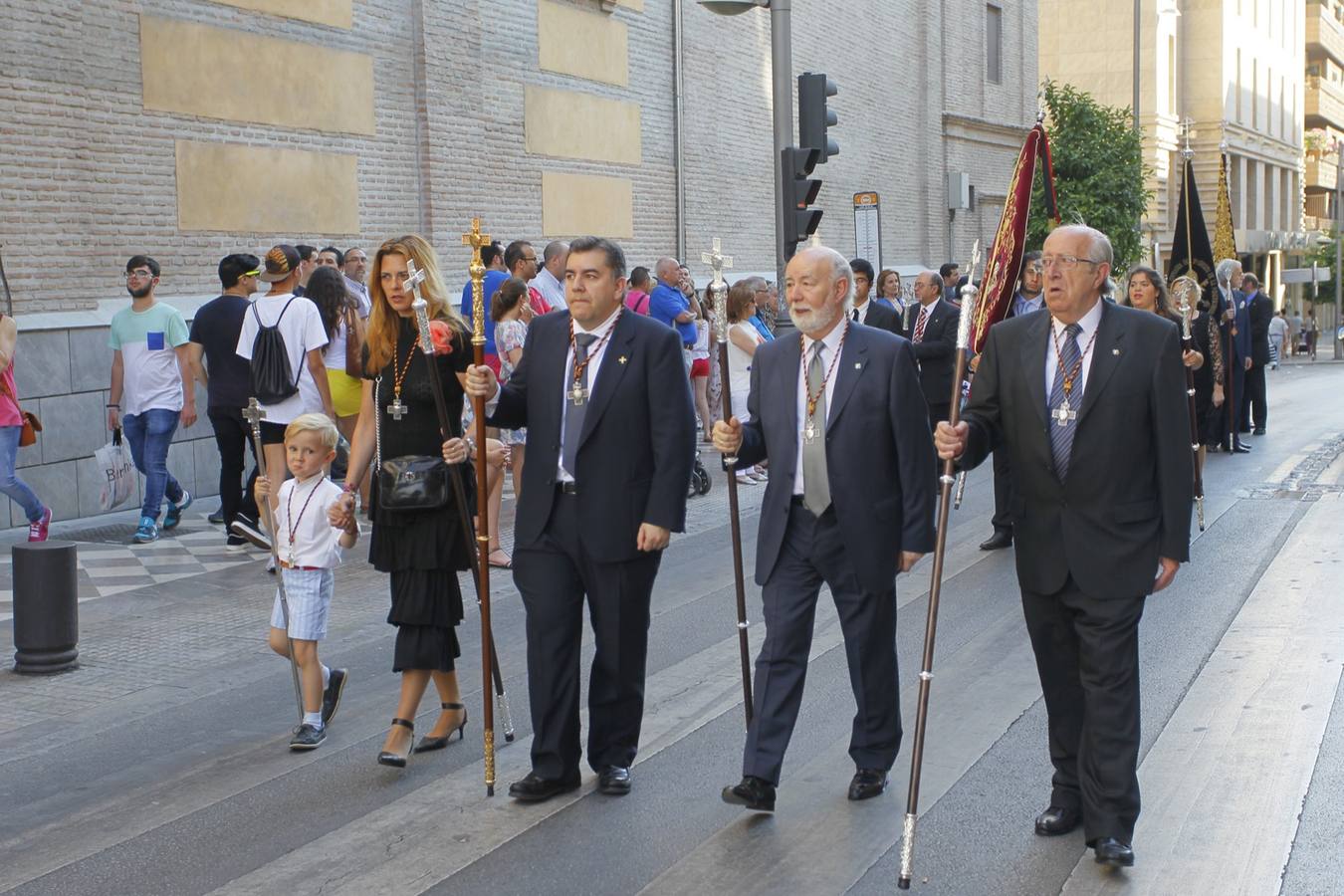 La Virgen del Rosario vuelve a &#039;su&#039; Carrera del Darro