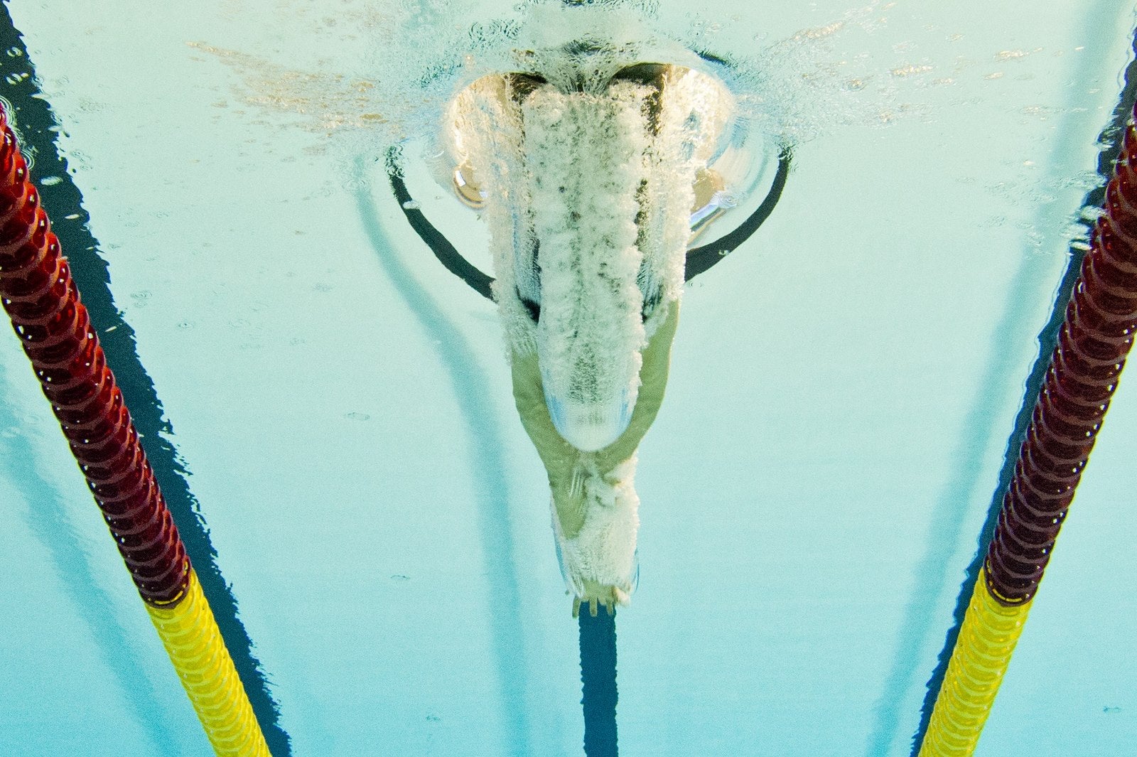 Esta imagen tomada con una cámara submarina en los Juegos Panamericanos de Toronto, Canadá.